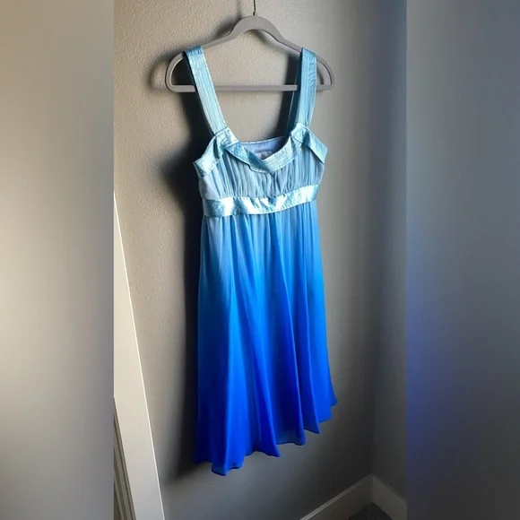 Vintage Donna Morgan Ombré 100% Silk MIDI Dress, Blue, Size 4. - Picture 8 of 8